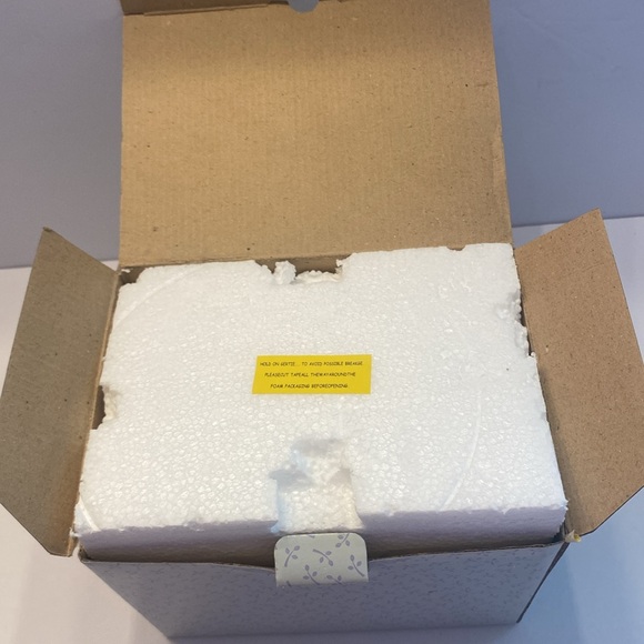 NEW! Cherished Teddies, Betty Lou, Special Delivery - Picture 13 of 16